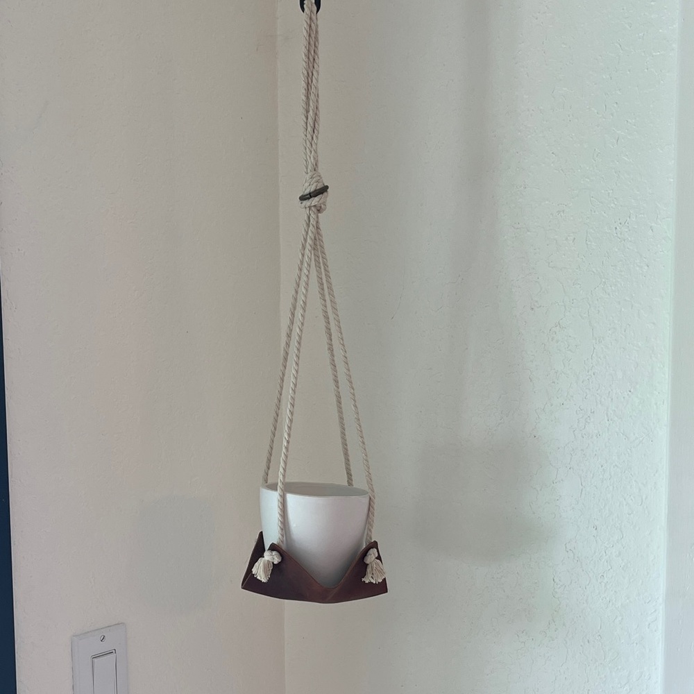 Hanging Plant Pot with Rope and Leather Accent - White